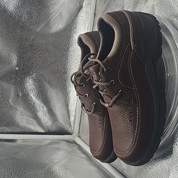 C Brown And Tan Water Proof Shoes Branding Is Dunham - Picture 2 of 7